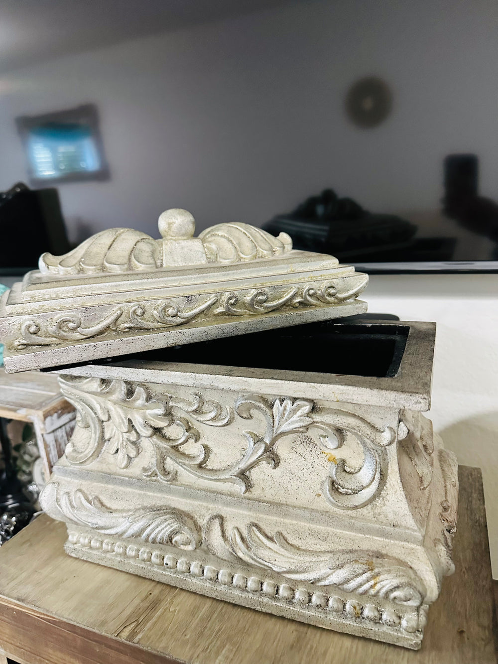Victorian Hollywood Regency Baroque Style Jewelry Trinket Storage Carved Pewter Silver Box