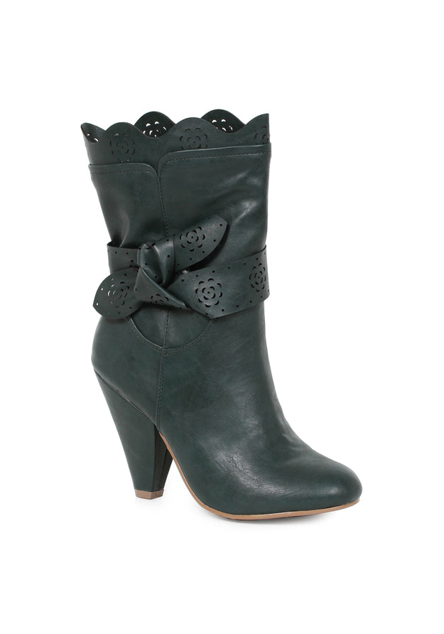 4 Scallop Detail Boot