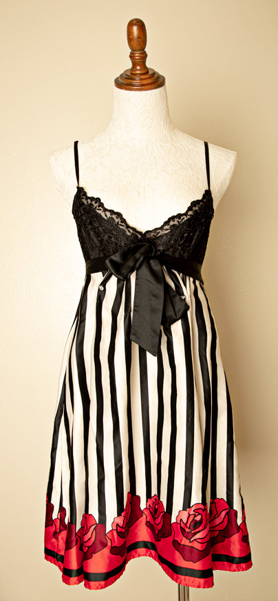 Vintage - Black & White Babydoll Dress with Red Flowers Rockabilly Retro Medium