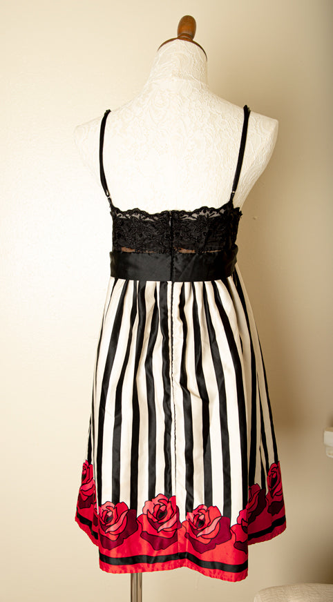 Vintage - Black & White Babydoll Dress with Red Flowers Rockabilly Retro Medium